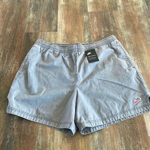 Men’s Nike sportswear washed look mid thigh shorts